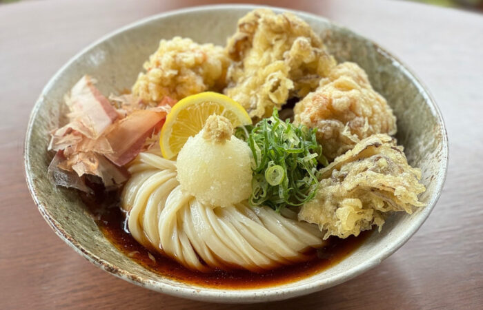 Awadori-ten and Maitake-ten udon 阿波どり天と舞たけ天のうどん(冷)